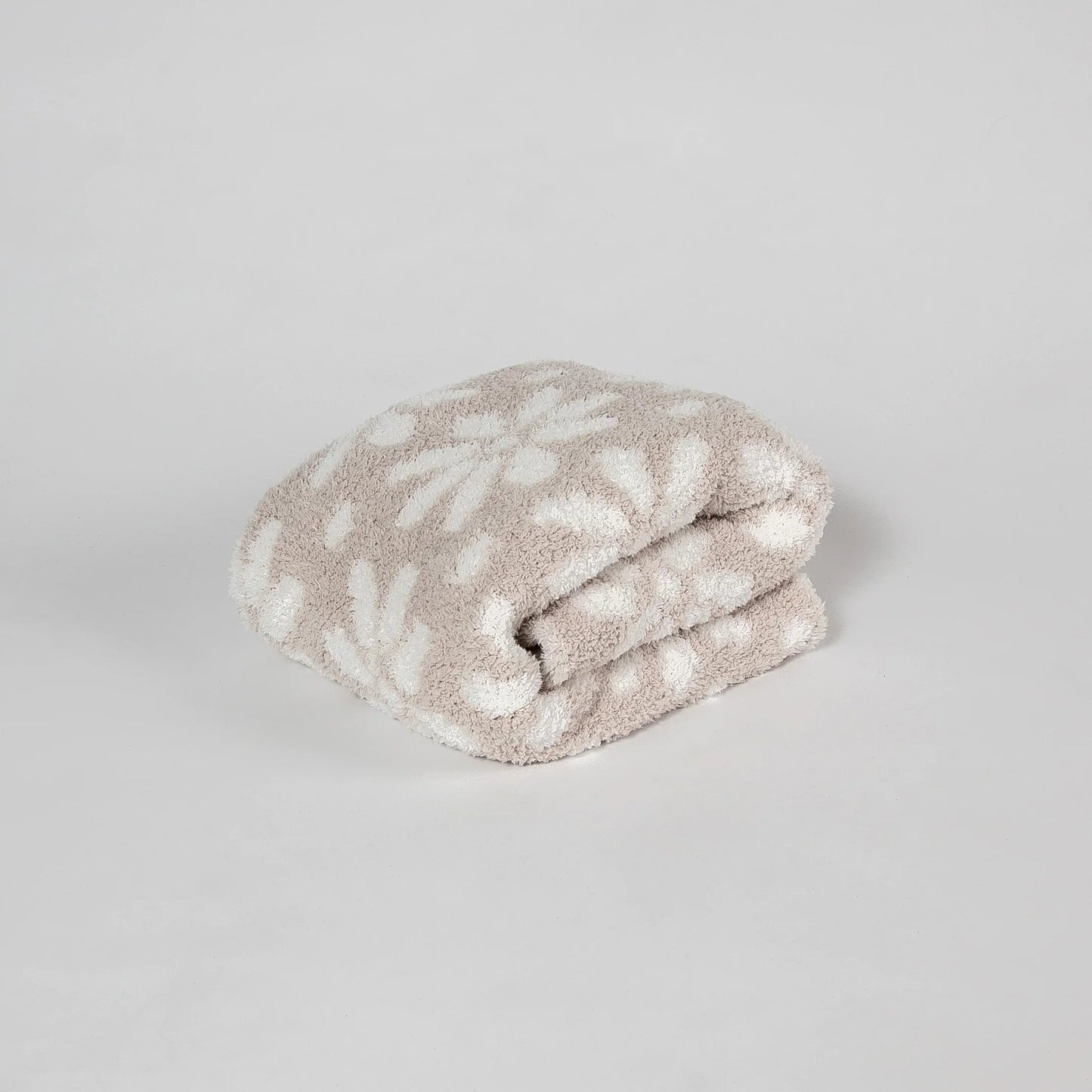 Blushing Beige and White Daisy Print Toddler Blanket
