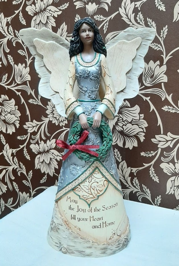 Christmas Angel with Wreath
