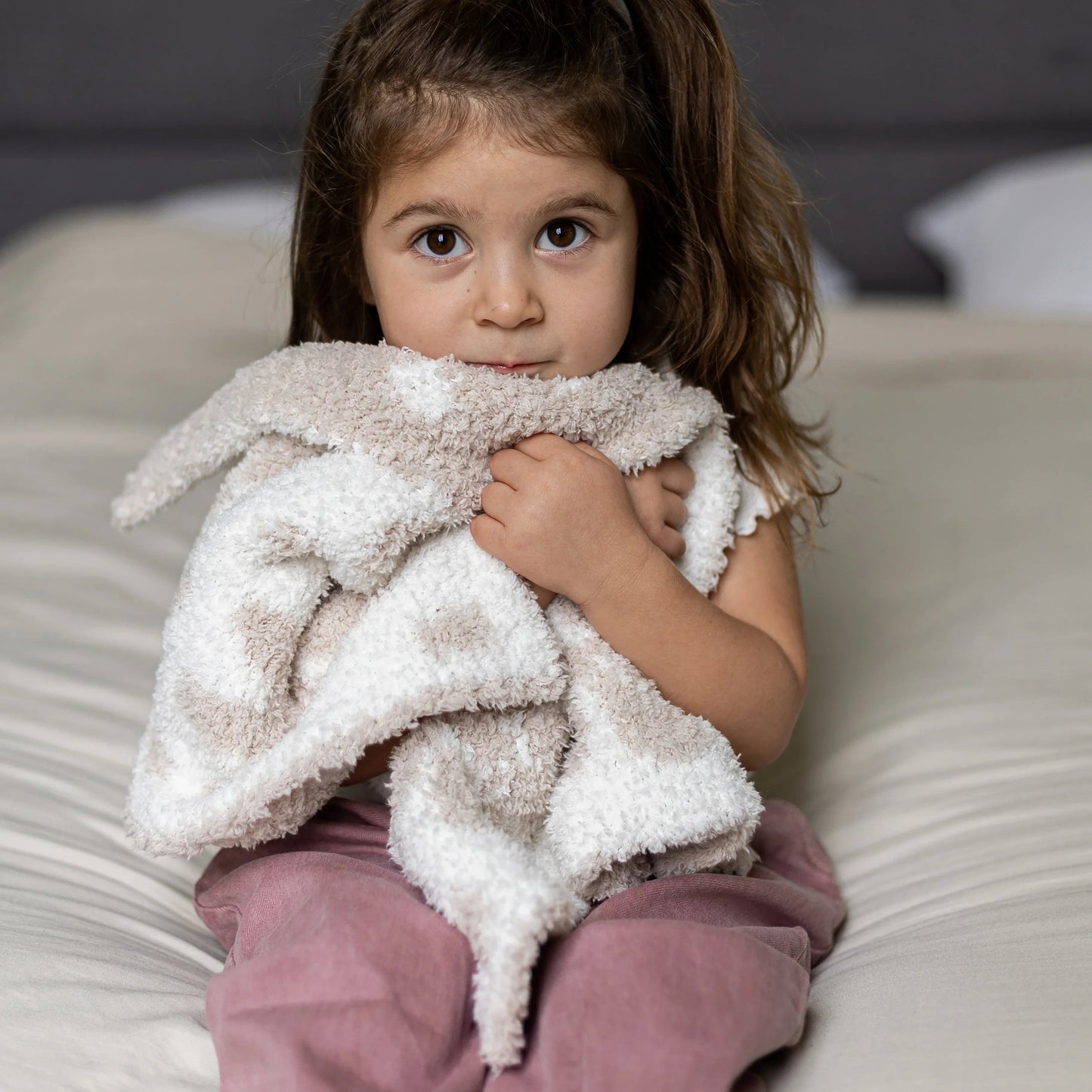 Blushing Beige & White Daisy Print Lovey